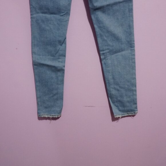 light blue skinny jeans / levi's - Picture 6 of 6